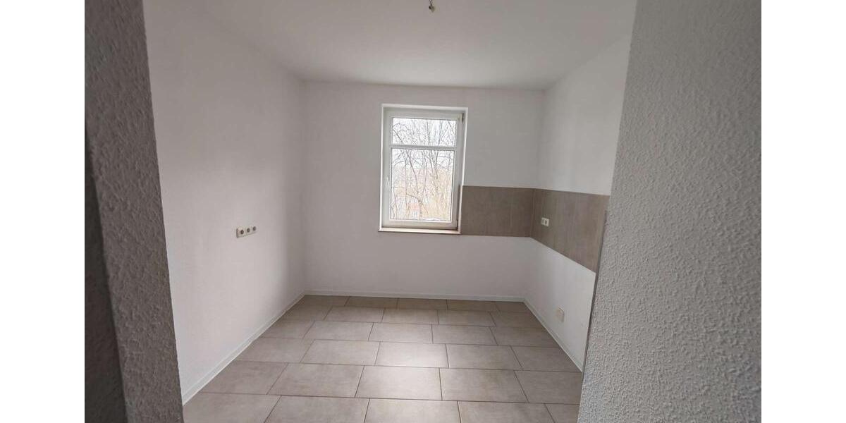 Etagenwohnung Plauen Alt Chrieschwitz - 3.5 Zimmer, 98 m&sup2;, 530&euro; | Angebot:25322161
