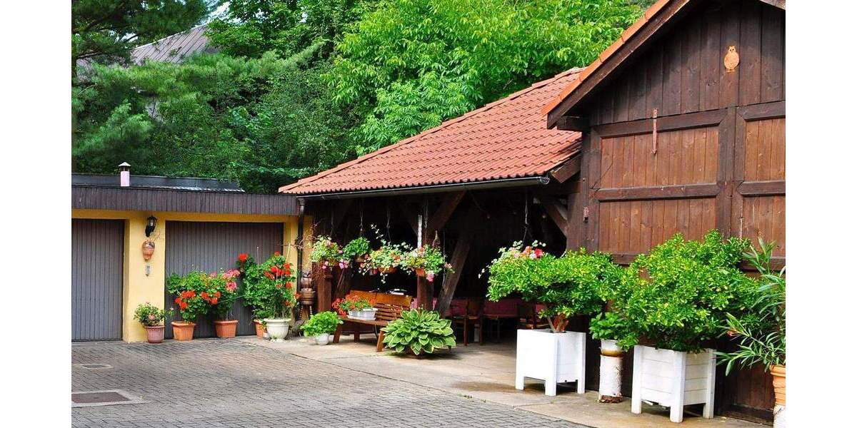 Mehrfamilienhaus, Wohnhaus Hof Innenstadt - 1 Zimmer, 298 m&sup2;, 450.000&euro; | Angebot:25775911