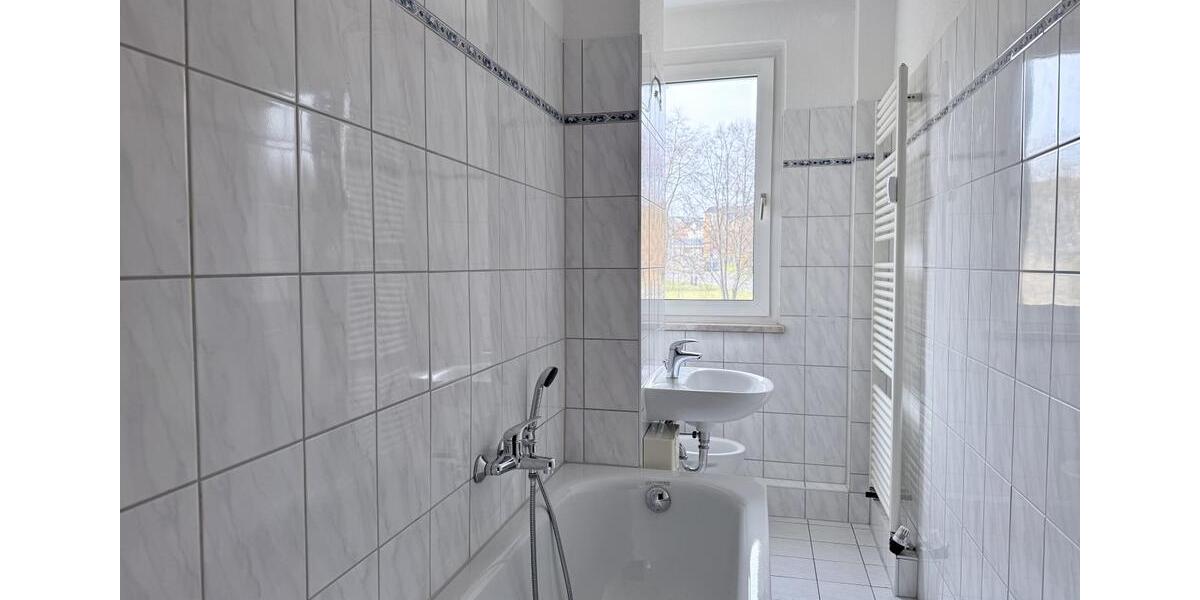 Etagenwohnung Plauen Bahnhofsvorstadt - 3 Zimmer, 57 m&sup2;, 300&euro; | Angebot:24847401
