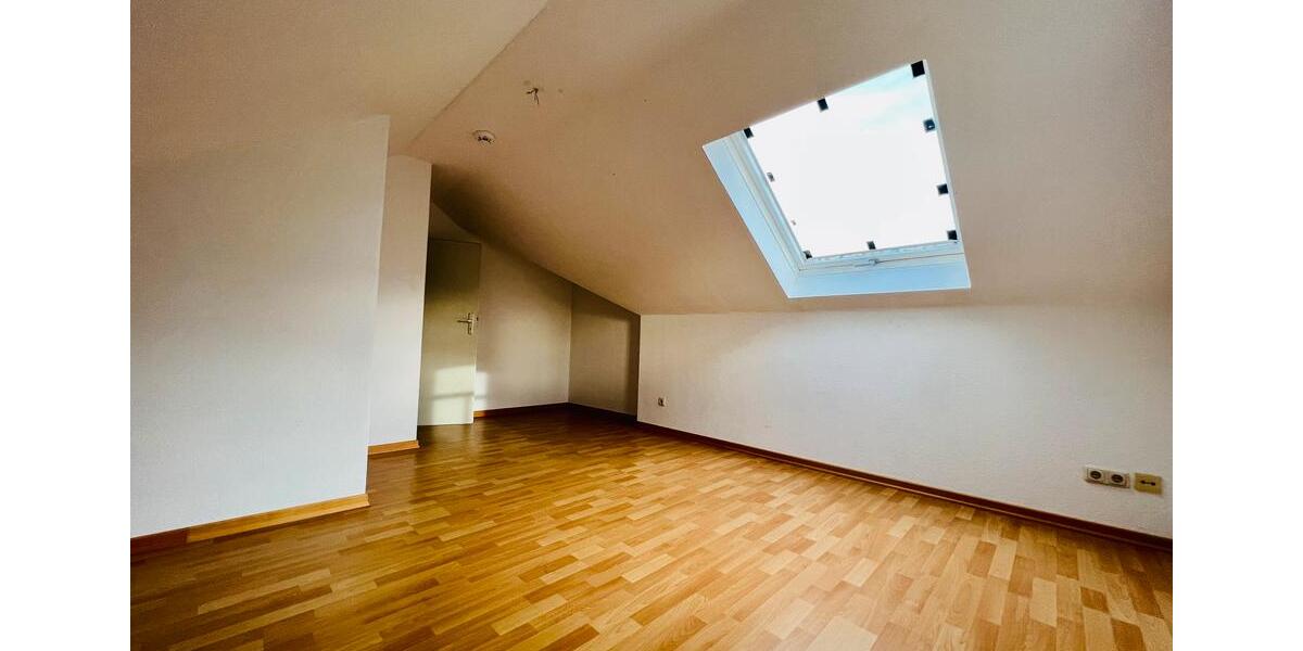 Dachgeschoßwohnung Adorf/Vogtland Vogtland - 3 Zimmer, 70 m&sup2;, 455&euro; | Angebot:24875890