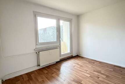 Wohnung Plauen Chrieschwitz - 4 Zimmer, 69 m&sup2;, 347&euro; | Angebot:25518878