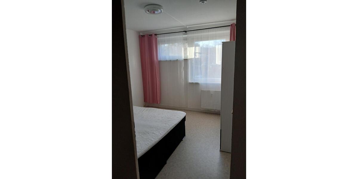 Etagenwohnung Reichenbach im Vogtland - 2 Zimmer, 42 m&sup2;, 350&euro; | Angebot:25820825