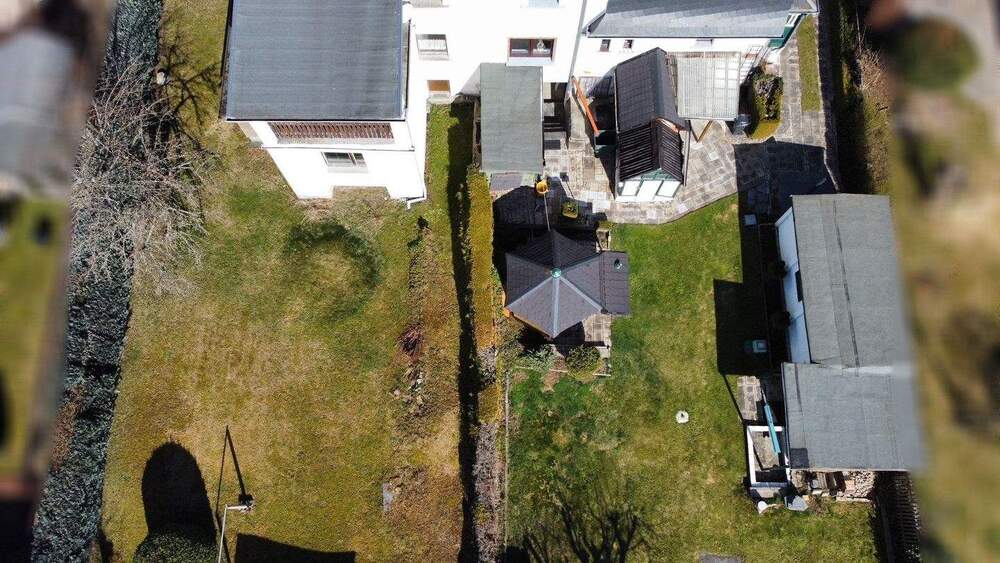 Mehrfamilienhaus, Wohnhaus Rodewisch - 8 Zimmer, 200 m&sup2;, 149.000&euro; | Angebot:25662136