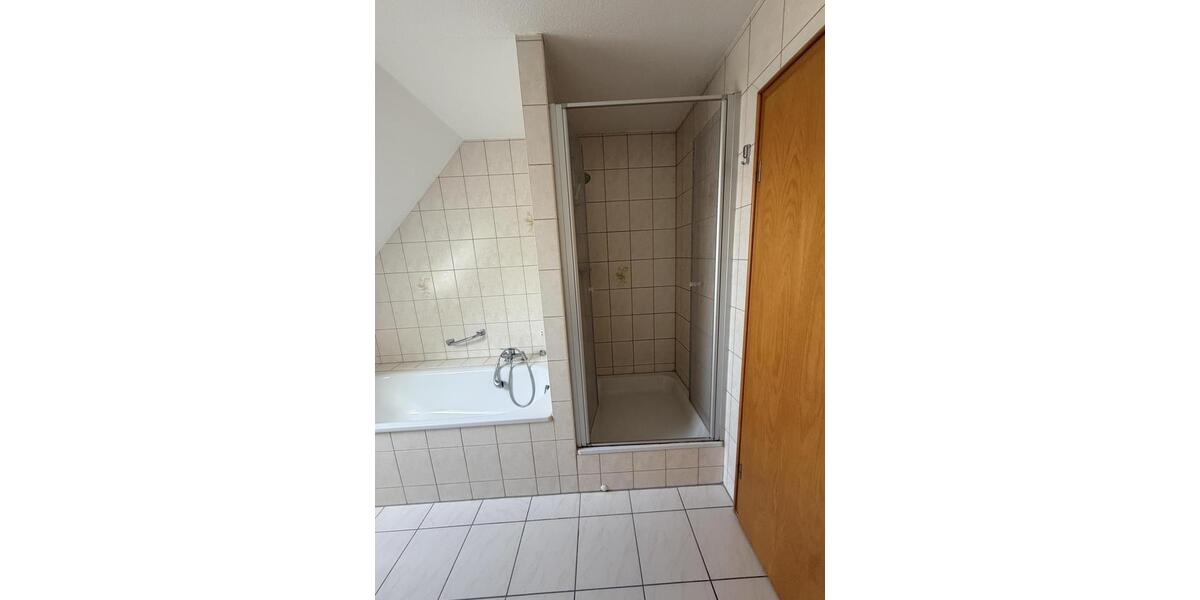 Dachgeschoßwohnung Bergen - 3.5 Zimmer, 98 m&sup2;, 450&euro; | Angebot:25855305