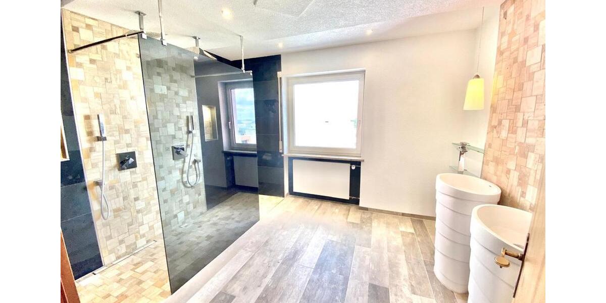 Einfamilienhaus Hof Neuhof - 5 Zimmer, 326 m&sup2;, 1.700&euro; | Angebot:26096955