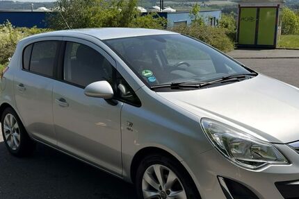 Opel Corsa 46.600 km 8.799 &euro; Treuen 08233