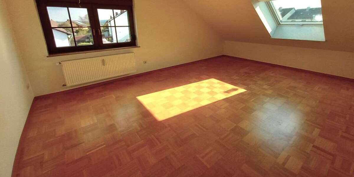 Etagenwohnung Rehau - 3 Zimmer, 65 m&sup2;, 400&euro; | Angebot:26270675