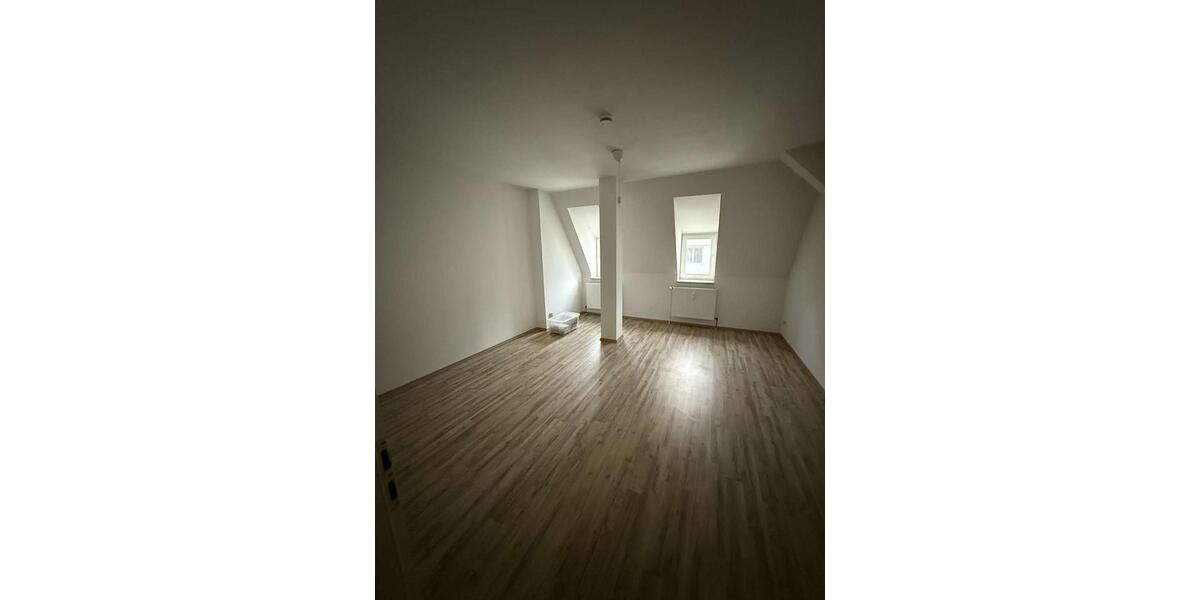 Etagenwohnung Plauen - 3 Zimmer, 77 m&sup2;, 354&euro; | Angebot:24461833