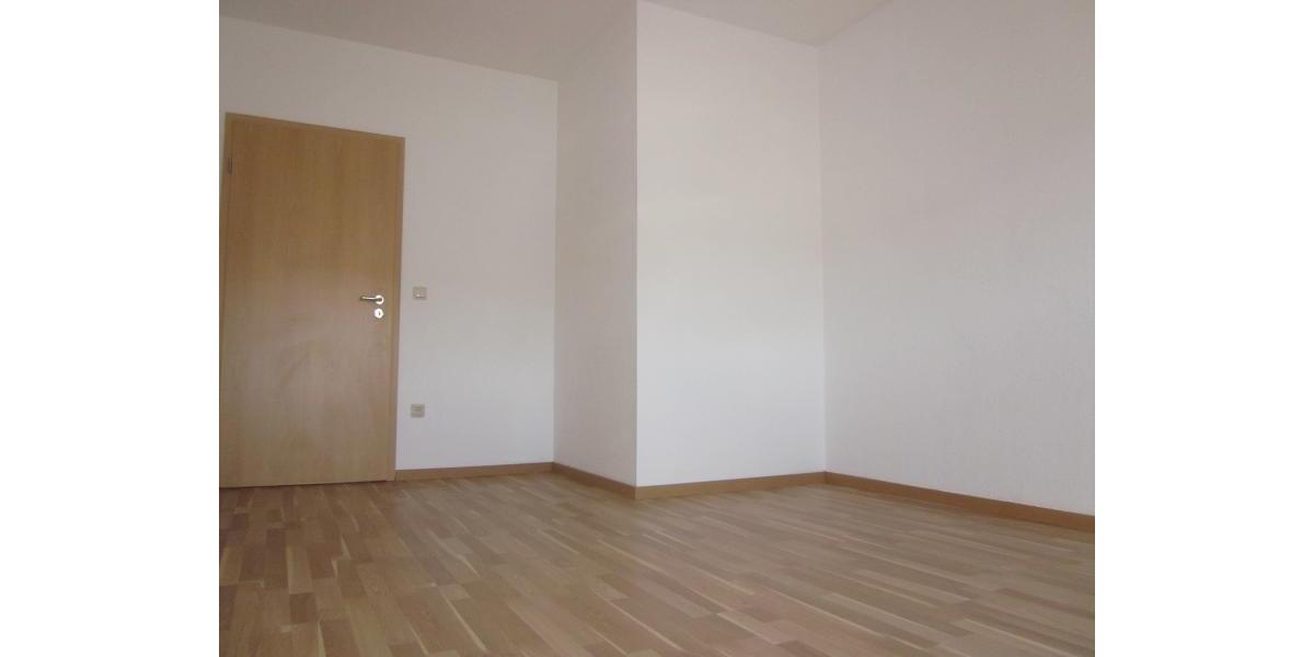 Dachgeschoßwohnung Plauen Bahnhofsvorstadt - 3 Zimmer, 81 m&sup2;, 379&euro; | Angebot:19935404