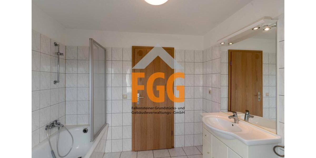 Dachgeschoßwohnung Falkenstein/Vogtland Vogtland - 2 Zimmer, 51 m&sup2;, 280&euro; | Angebot:25810325