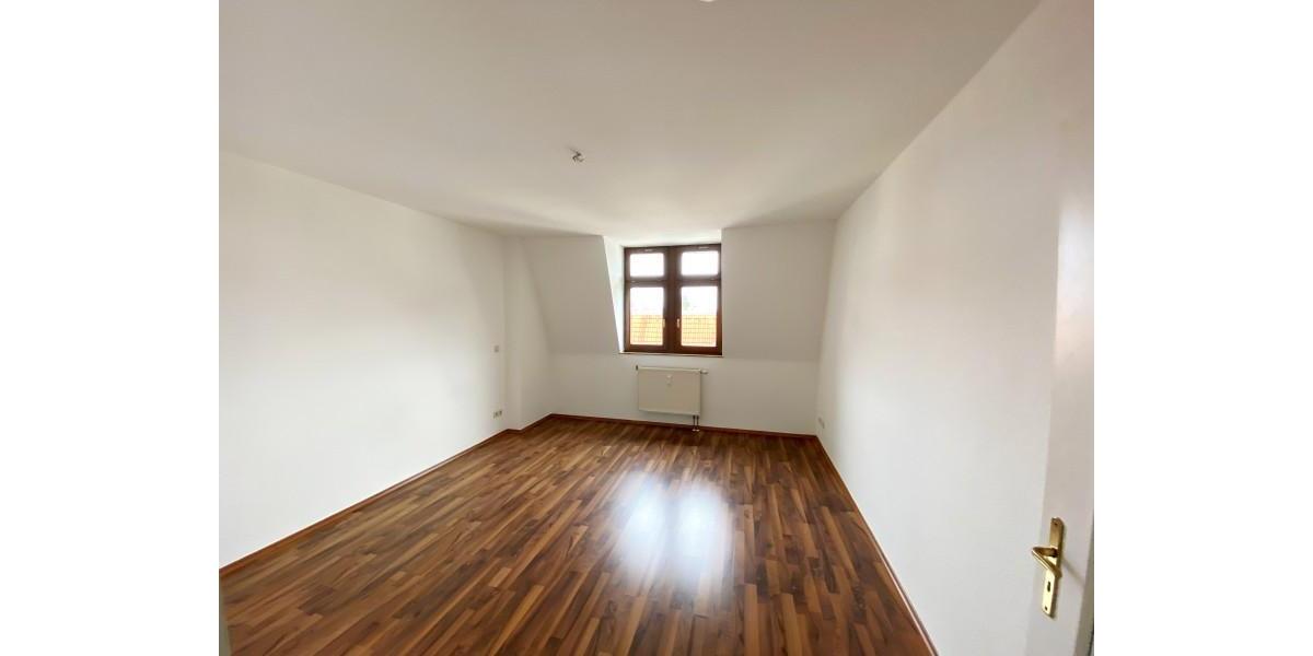 Etagenwohnung Plauen - 2 Zimmer, 71 m&sup2;, 375&euro; | Angebot:25363730