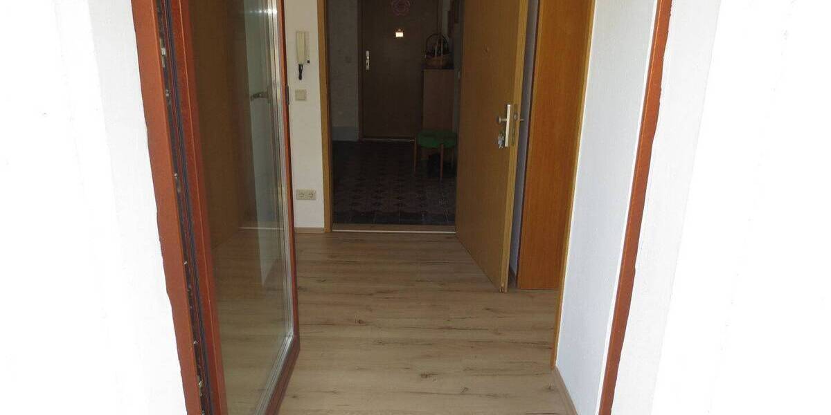 Etagenwohnung Plauen Westend - 2 Zimmer, 53 m&sup2;, 215&euro; | Angebot:25985038