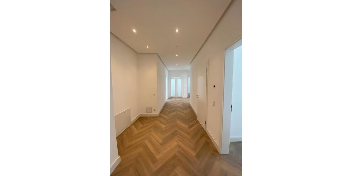 Etagenwohnung Plauen - 5 Zimmer, 163 m&sup2;, 1.250&euro; | Angebot:23390857