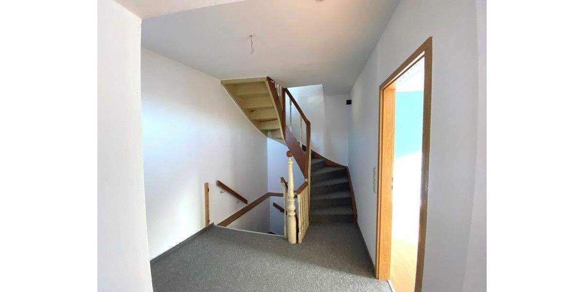 Etagenwohnung Greiz Irchwitz - 4 Zimmer, 116 m&sup2;, 500&euro; | Angebot:25691966