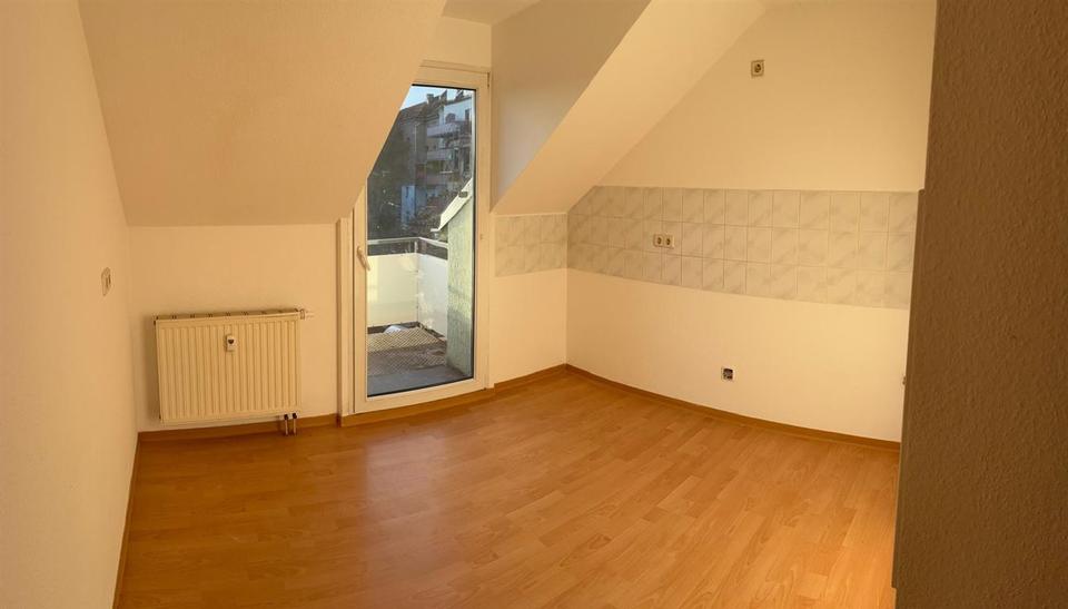 Dachgeschoßwohnung Plauen Bahnhofsvorstadt - 3 Zimmer, 77 m&sup2;, 359&euro; | Angebot:24380244