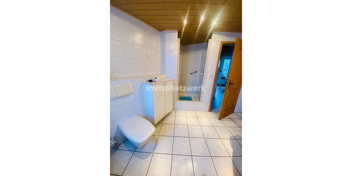 Einfamilienhaus Oberkotzau - 7 Zimmer, 215 m&sup2;, 115.000&euro; | Angebot:25714659