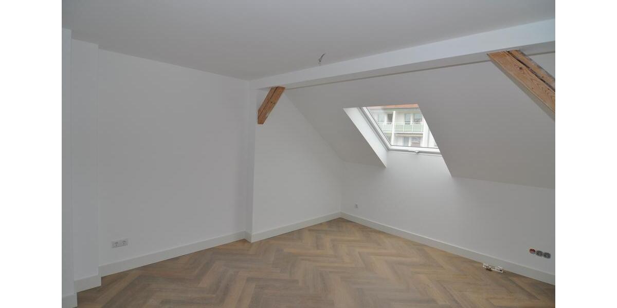 Etagenwohnung Plauen - 5 Zimmer, 163 m&sup2;, 1.250&euro; | Angebot:23390857