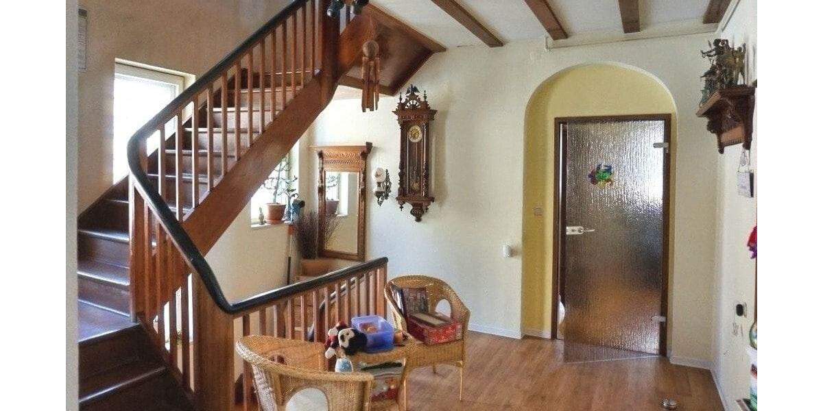 Einfamilienhaus Markneukirchen - 9 Zimmer, 245 m&sup2;, 185.000&euro; | Angebot:25662090