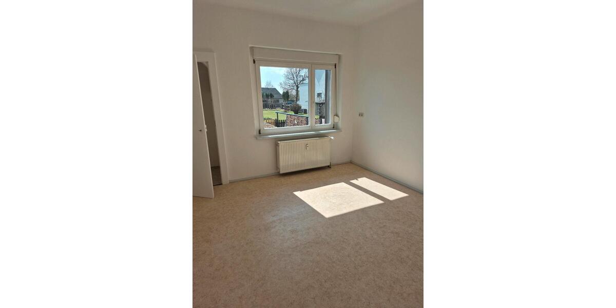 Etagenwohnung Greiz - 2 Zimmer, 65 m&sup2;, 380&euro; | Angebot:26041696