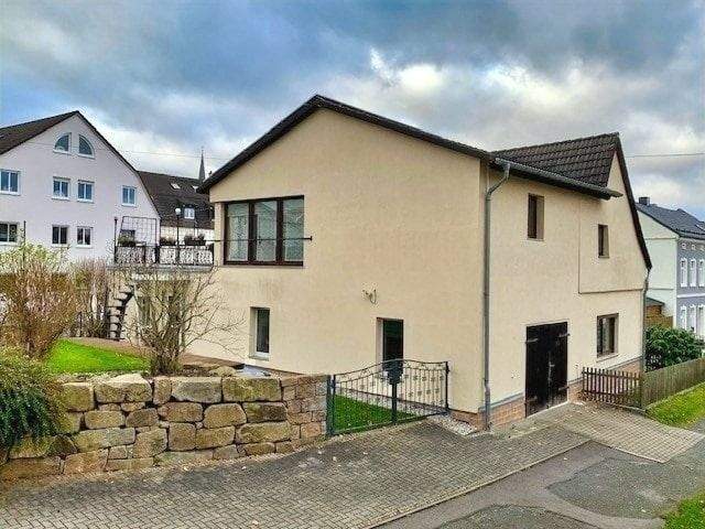 Einfamilienhaus Lengenfeld - 6 Zimmer, 168 m&sup2;, 195.000&euro; | Angebot:25776185