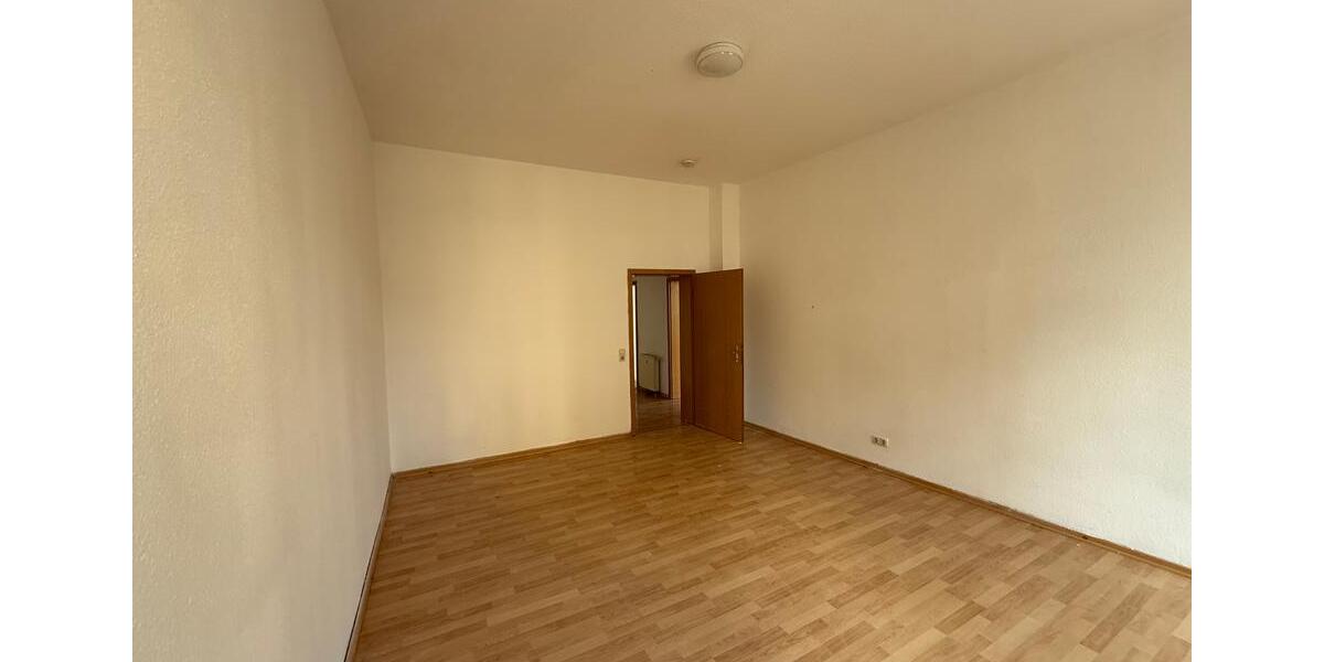 Etagenwohnung Plauen - 3 Zimmer, 96 m&sup2;, 480&euro; | Angebot:25887081