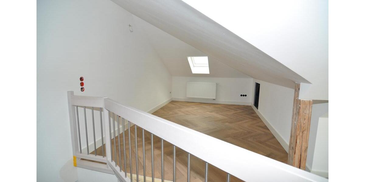 Etagenwohnung Plauen - 5 Zimmer, 163 m&sup2;, 1.250&euro; | Angebot:23390857