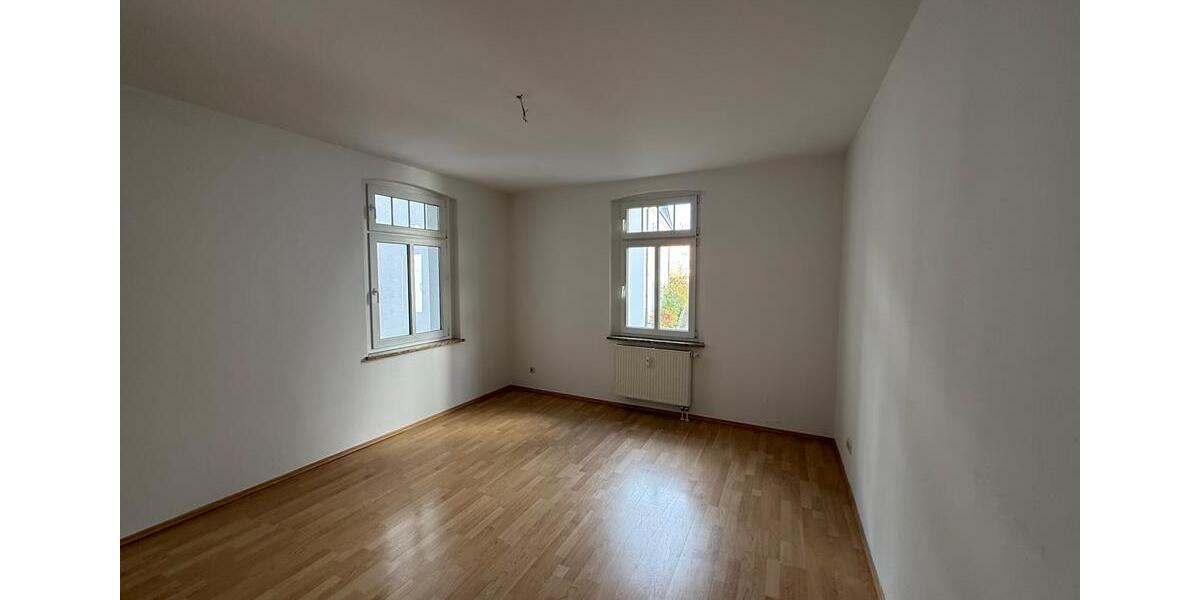 Etagenwohnung Greiz - 3 Zimmer, 79 m&sup2;, 465&euro; | Angebot:26050264