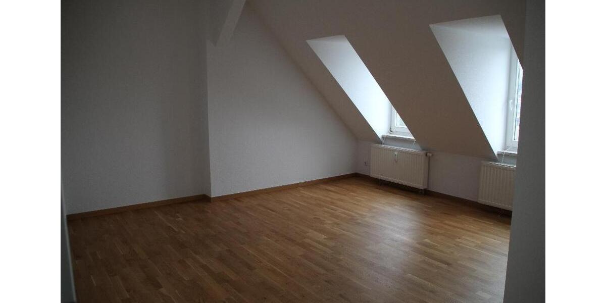 Dachgeschoßwohnung Plauen Bahnhofsvorstadt - 2.5 Zimmer, 82 m&sup2;, 315&euro; | Angebot:21228357