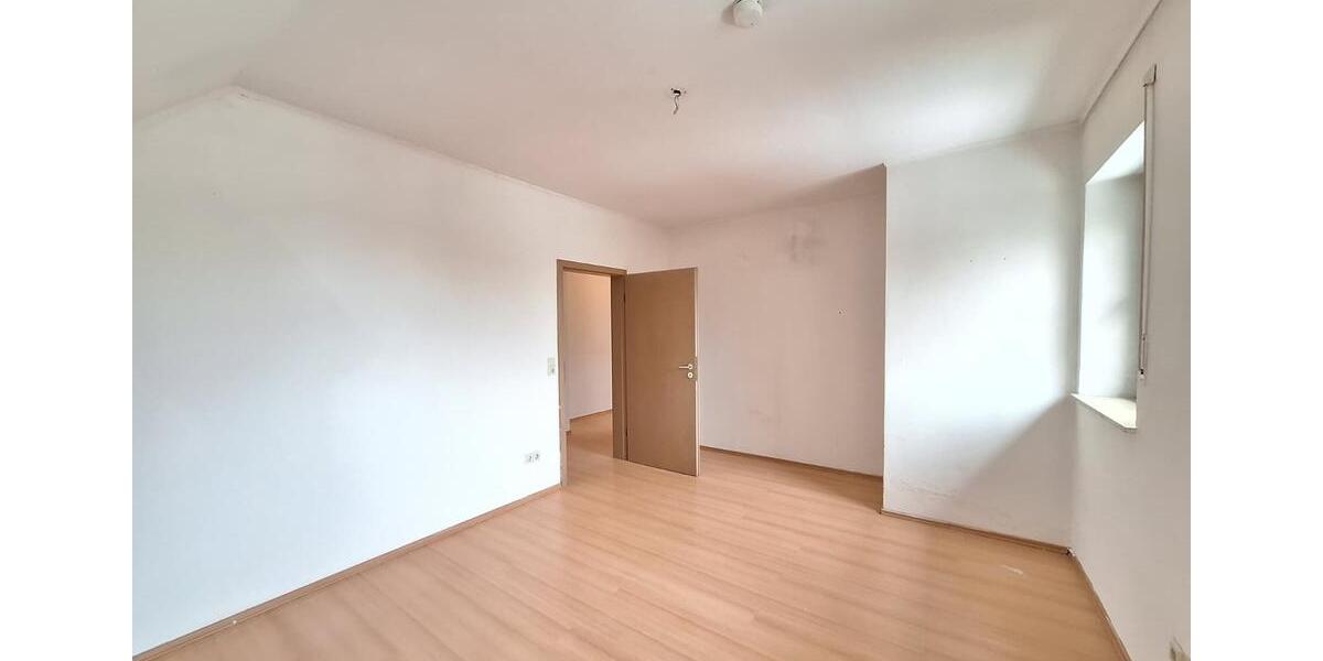 Etagenwohnung Hof Neuhof - 3 Zimmer, 80 m&sup2;, 560&euro; | Angebot:25804394