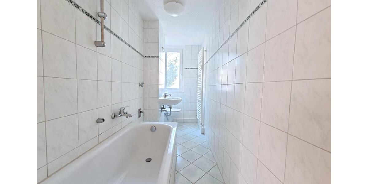 Etagenwohnung Plauen - 2 Zimmer, 48 m&sup2;, 271&euro; | Angebot:25806585
