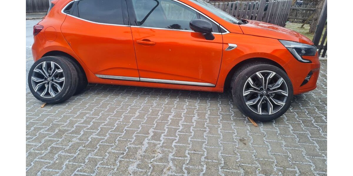 Renault Clio 72.032 km 13.200 &euro; Rehau 95111