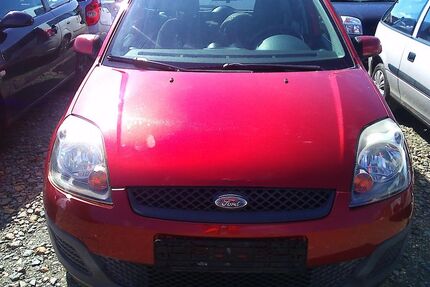Ford Fiesta 201.000 km 800 &euro; Plauen 08523
