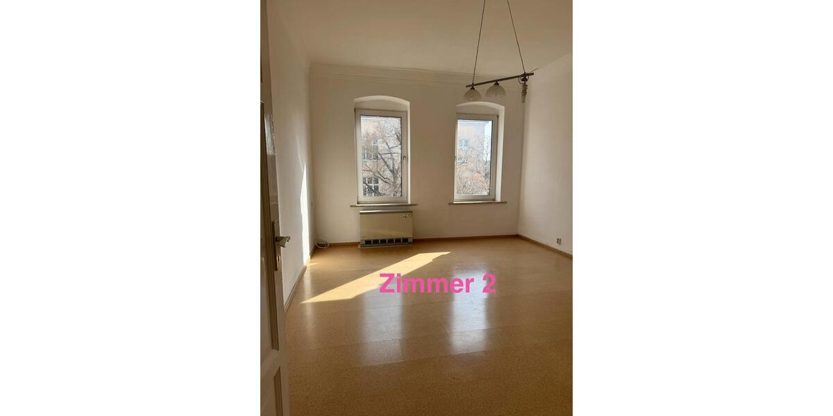 Etagenwohnung Hof Altstadt - 4 Zimmer, 110 m&sup2;, 330&euro; | Angebot:25964485