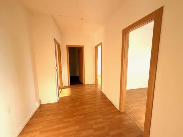 Etagenwohnung Plauen Chrieschwitz - 6 Zimmer, 125 m&sup2;, 615&euro; | Angebot:25518876