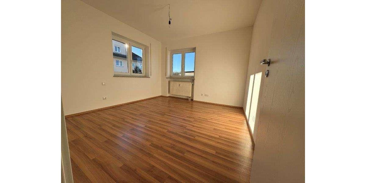 Etagenwohnung Hof Neuhof - 3 Zimmer, 89 m&sup2;, 880&euro; | Angebot:25145335