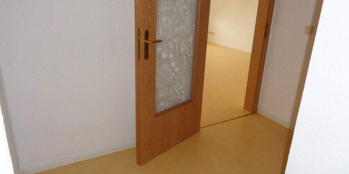 Etagenwohnung Plauen Preißelpöhl - 2 Zimmer, 52 m&sup2;, 215&euro; | Angebot:25879121