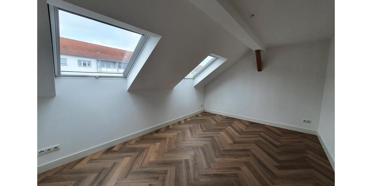 Etagenwohnung Plauen - 5 Zimmer, 163 m&sup2;, 1.250&euro; | Angebot:23390857