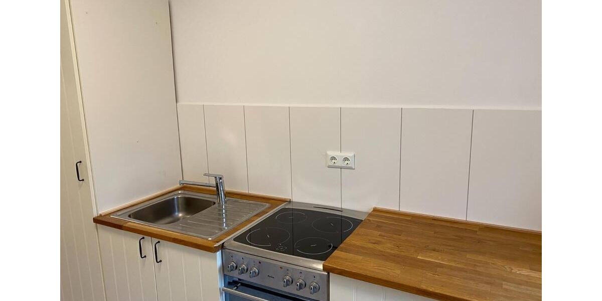 Etagenwohnung Greiz - 2 Zimmer, 67 m&sup2;, 300&euro; | Angebot:25840625