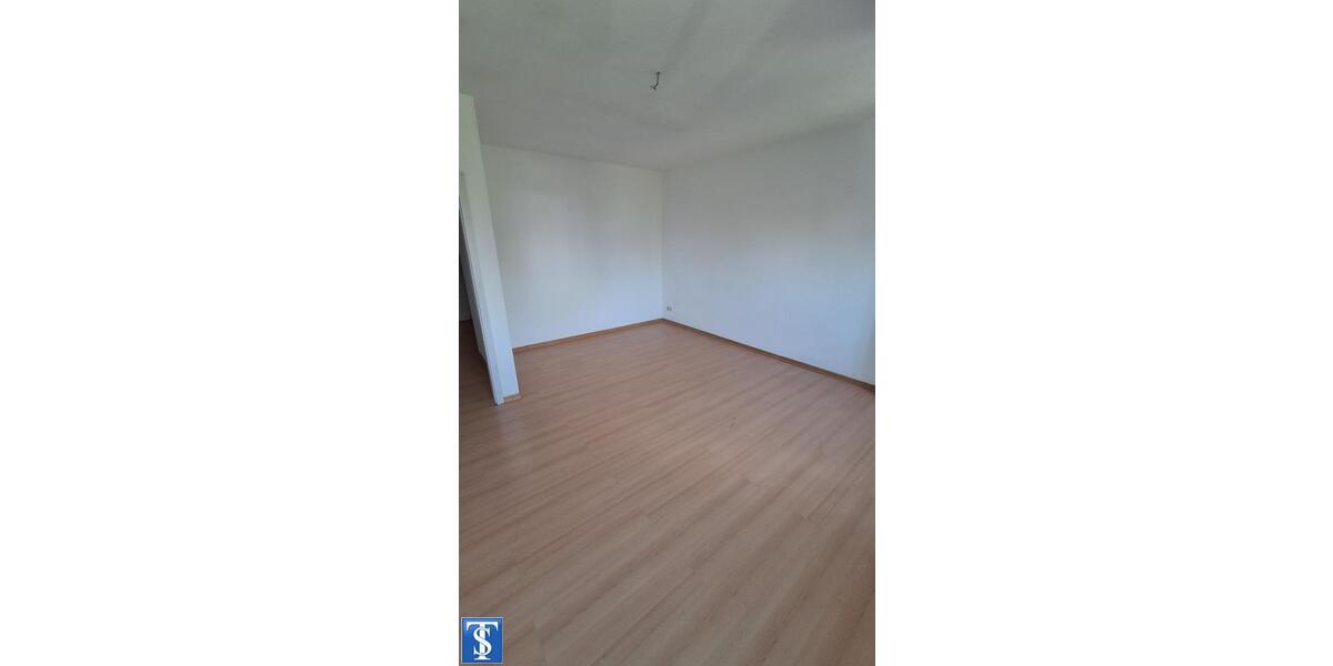 Etagenwohnung Plauen - 2 Zimmer, 58 m&sup2;, 280&euro; | Angebot:24571758
