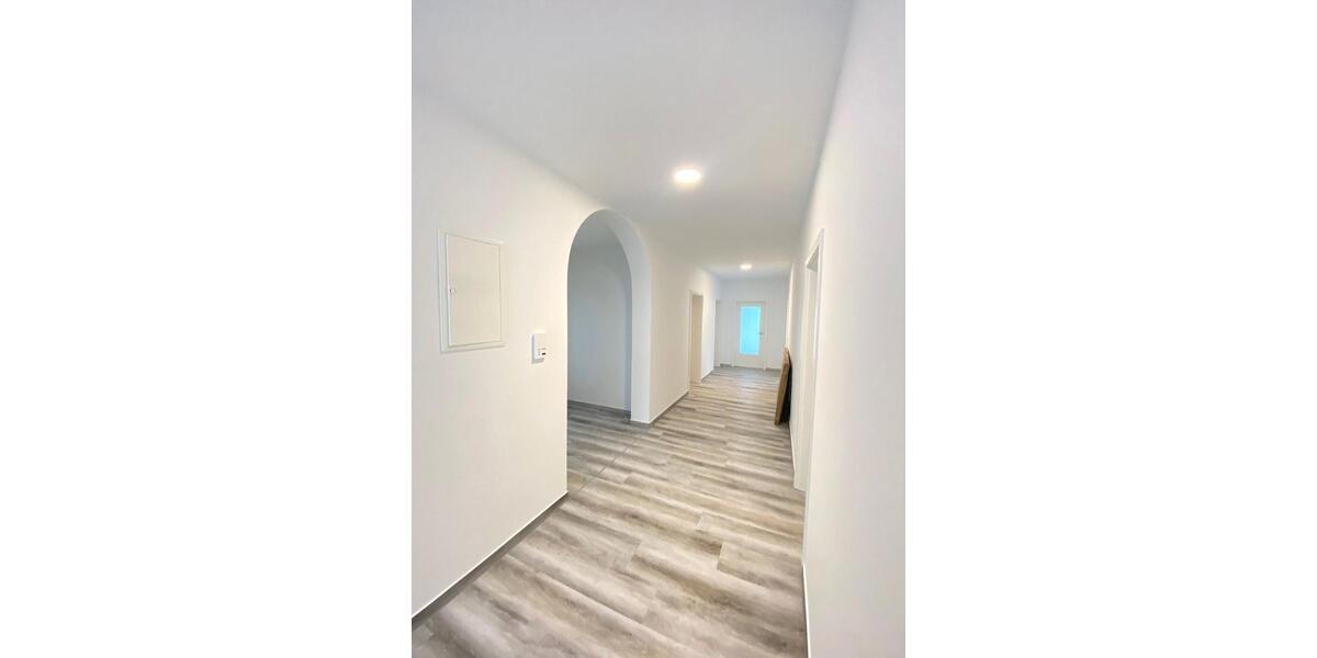 Etagenwohnung Plauen Bahnhofsvorstadt - 7 Zimmer, 175 m&sup2;, 1.499&euro; | Angebot:20832866