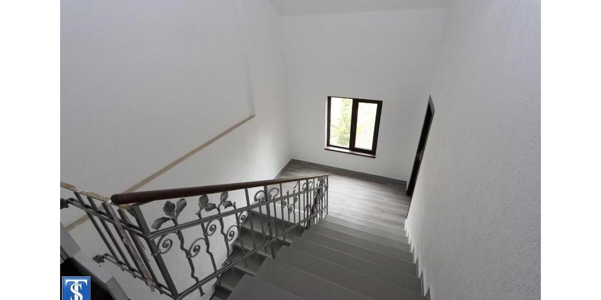 Etagenwohnung Plauen - 3 Zimmer, 120 m&sup2;, 600&euro; | Angebot:24183247