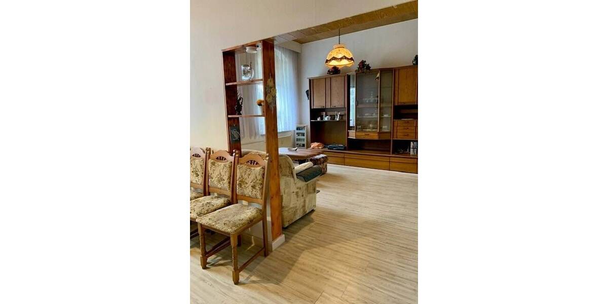 Reihenmittelhaus Netzschkau - 8 Zimmer, 176 m&sup2;, 70.000&euro; | Angebot:25741454