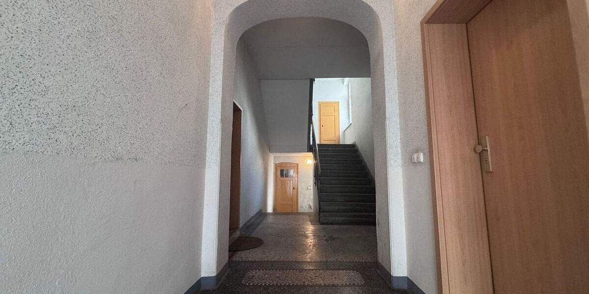 Etagenwohnung Plauen Stadtmitte - 2 Zimmer, 71 m&sup2;, 55.000&euro; | Angebot:25686174