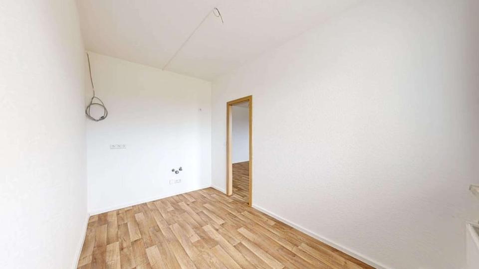 Etagenwohnung Reichenbach im Vogtland - 3 Zimmer, 71 m&sup2;, 380&euro; | Angebot:22696725