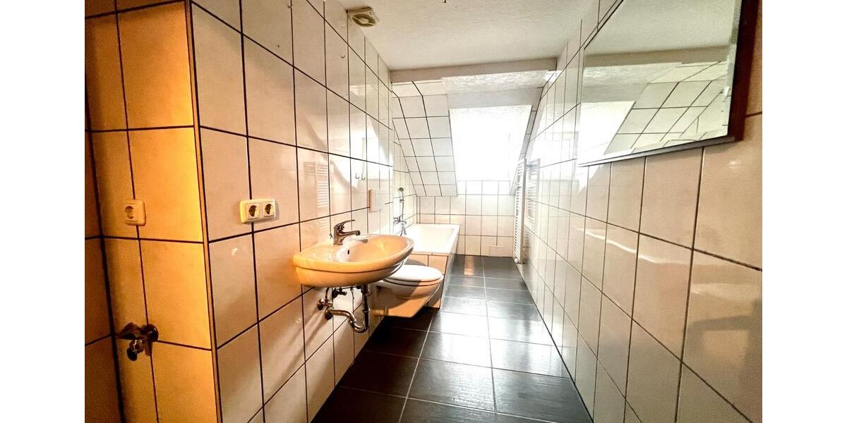Dachgeschoßwohnung Klingenthal - 3 Zimmer, 66 m&sup2;, 330&euro; | Angebot:18971520
