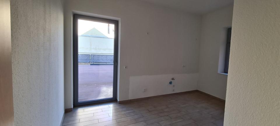 Etagenwohnung Reichenbach im Vogtland - 2 Zimmer, 84 m&sup2;, 484&euro; | Angebot:25375140