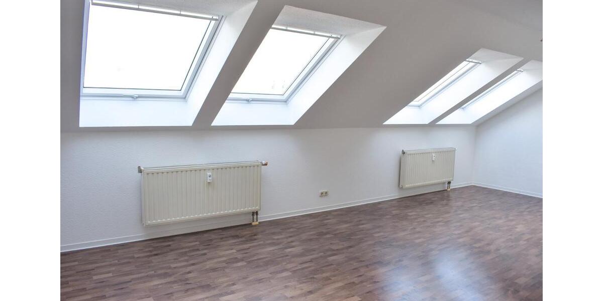 Dachgeschoßwohnung Plauen Altstadt - 3 Zimmer, 74 m&sup2;, 350&euro; | Angebot:24877917