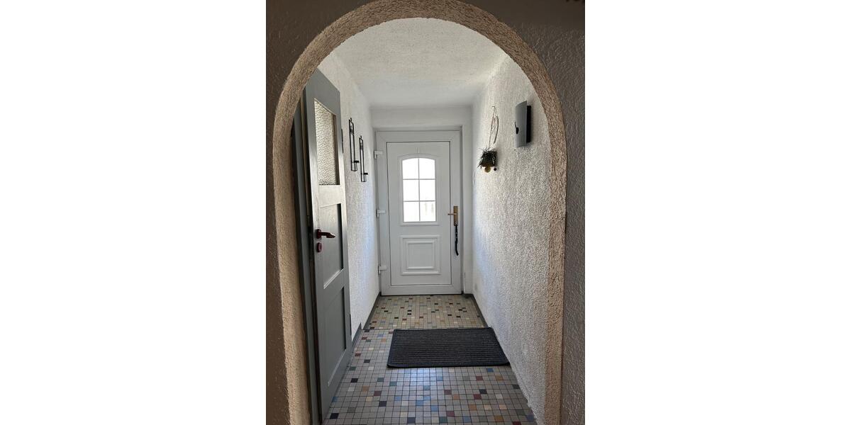 Doppelhaushälfte Hof Neuhof - 8 Zimmer, 160 m&sup2;, 110.000&euro; | Angebot:26649627