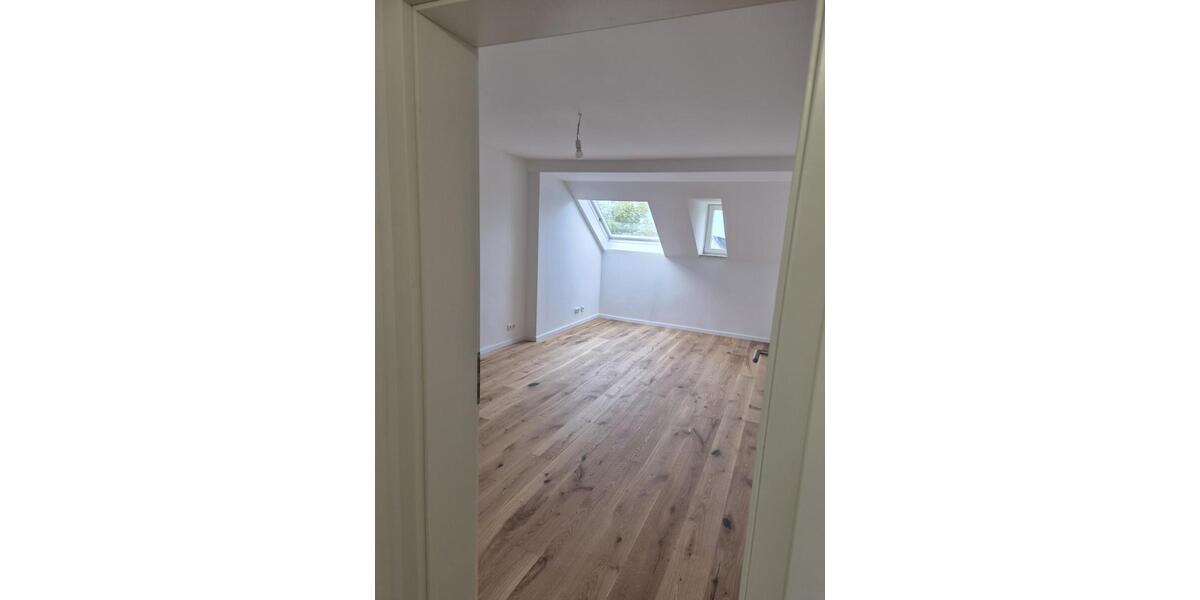 Ab 01.07. großzügig Wohnen in FalkensteinVogtl. - Erstbezug nach hochwertiger Sanierung! - Dachgeschoßwohnung Falkenstein | Angebot:26769017
