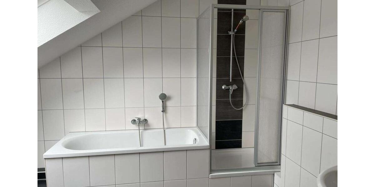 Dachgeschoßwohnung Klingenthal - 4 Zimmer, 146 m&sup2;, 740&euro; | Angebot:26547170